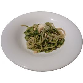 Espaguetis amb salsa de julivert, parmesà i pinyons