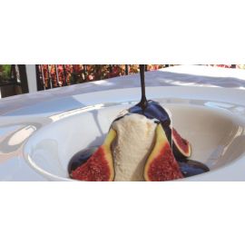Bescuit de mató d'ovella ripollesa de Mas MArcè amb xocolata calenta